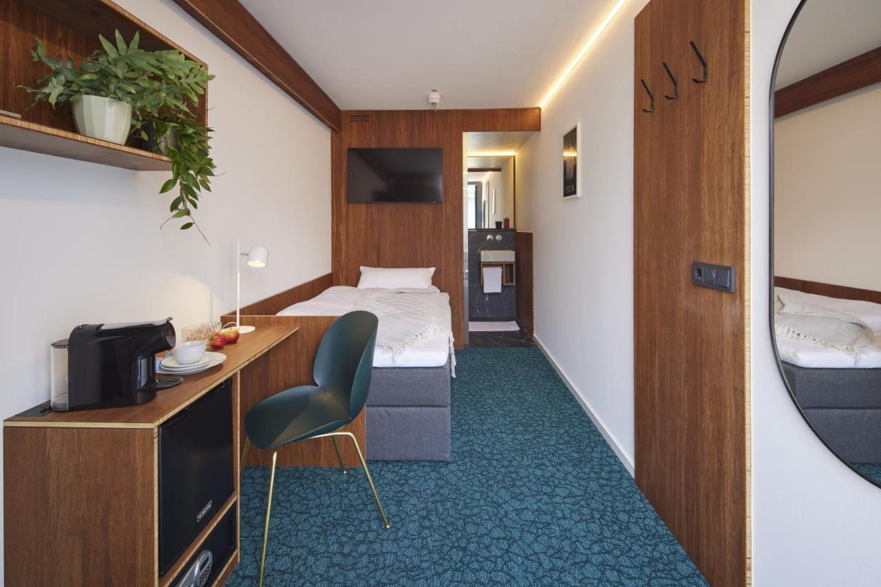 Tin Inn Montabaur L Einfach Gut - Das Hotel Aus Hochwertig Ausgebauten Ueberseecontainern Экстерьер фото